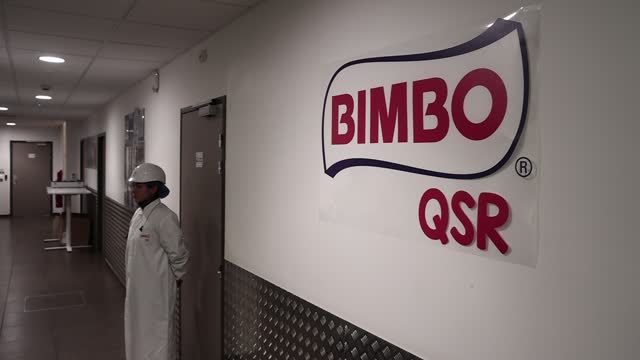 FRA: French Labor Minister Visits A Bimbo Production Site Near Paris