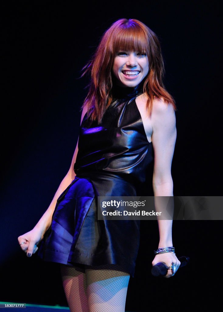 Carly Rae Jepsen Headlines Concert To Rock Out Bullying