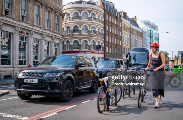 traffic in southwark street, borough, south london - central london traffic stock pictures, royalty-free photos & images