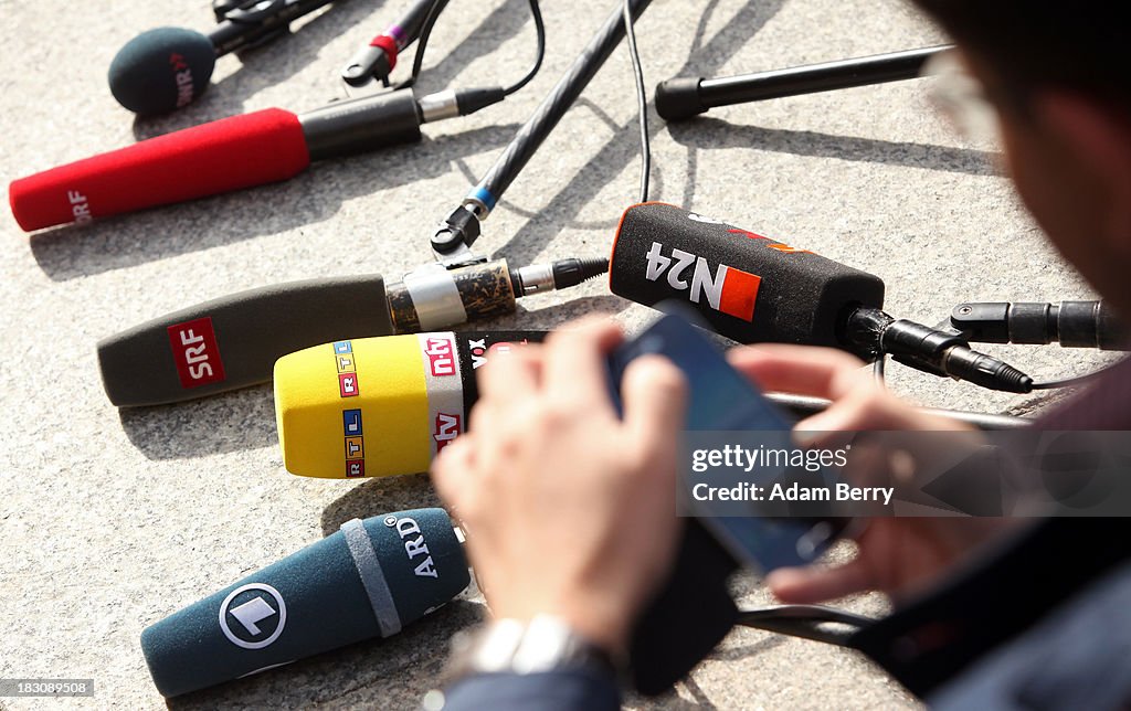 SPD And CDU/CSU Meet For Tentative Coalition Talks