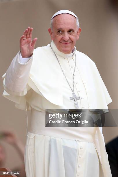 Pope Francis attends a the meeting with the youth at Santa Maria Degli Angeli Basilica during his visit to Assisi on October 4, 2013 in Assisi,...