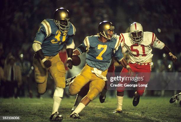 Mark Harmon in action vs Nebraska at Rose Bowl Stadium. Pasadena, CA 9/9/1972 CREDIT: George Long