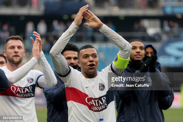 Kylian Mbappe of PSG salutes the supporters following the Ligue 1 Uber Eats match between Le Havre AC and Paris Saint-Germain at Stade Oceane on...