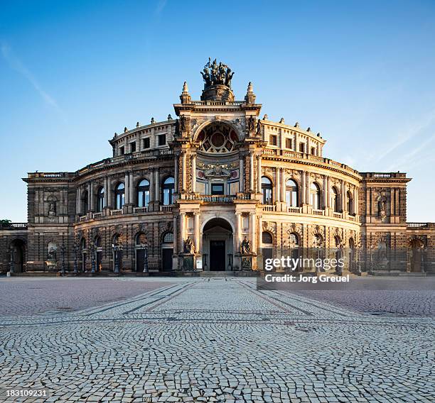 semperoper - dresden germany fotografías e imágenes de stock