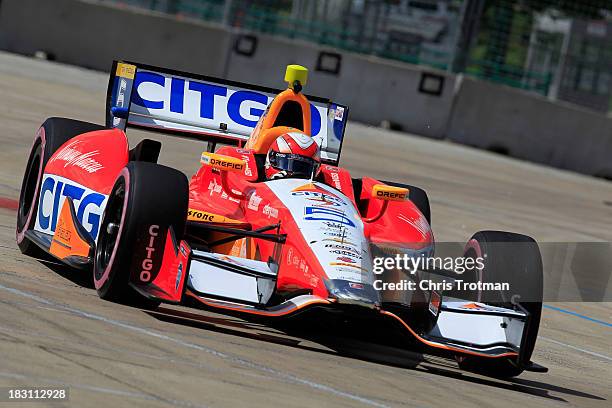 Viso, of Venezuela, driver of the Team Venezuala/Andretti Autosport/HVM Chevrolet Dallara drives during practice for the IZOD IndyCar Series Shell...