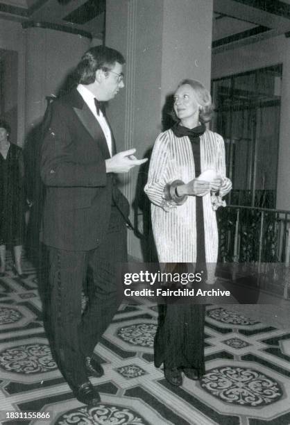 Unidentified guests arriving at the Fragrance Foundation Awards