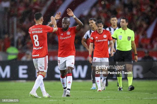 Enner Valencia of Internacional celebrates after scoring the first goal of his team during the match between Internacional and Botafogo as part of...