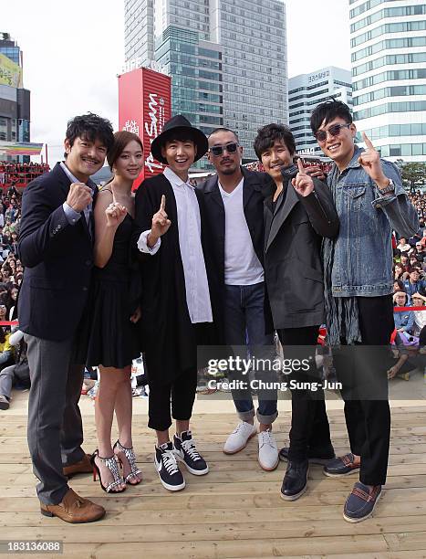 Actor Lee Ji-Hoon, Ko Sung-Hee, Chung Kyung-Ho, director Ha Jung-Woo, actor Han Sung-Chun and Choi Gyu-Hwan attend the Open Talk -Fasten Your...