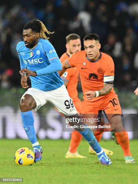 André-Frank Zambo Anguissa of SS Napoli and Lautaro Martinez of FC Internazionale in action during the Serie A TIM match between SSC Napoli and FC...