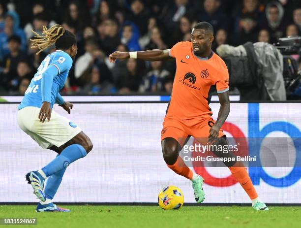 André-Frank Zambo Anguissa of SS Napoli and Marcus Thuram of FC Internazionale in action during the Serie A TIM match between SSC Napoli and FC...