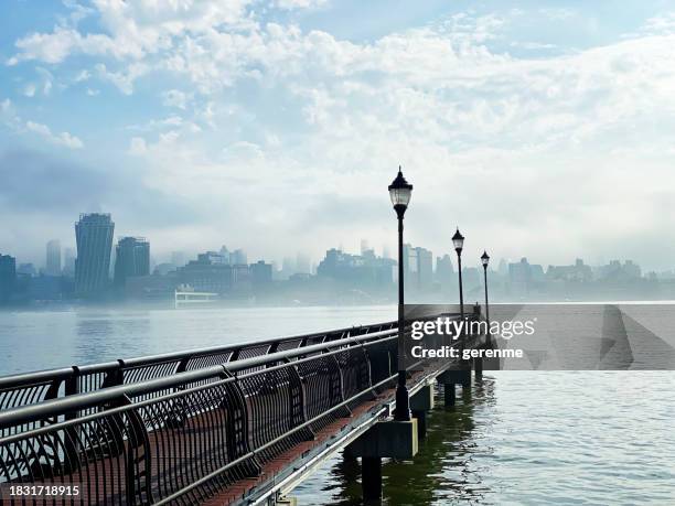 píer em nova jersey - hoboken - fotografias e filmes do acervo