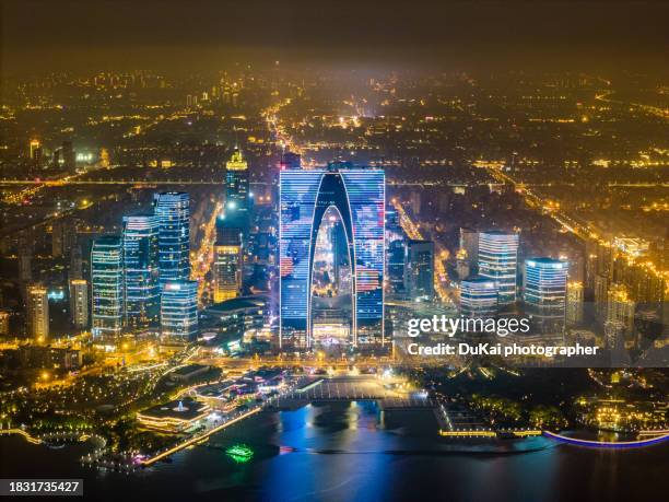 suzhou industrial park skyline at night - zuid china stockfoto's en -beelden