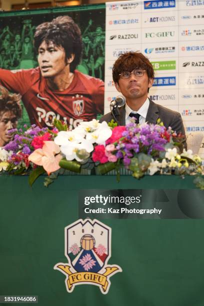 Yosuke Kashiwagi of FC Gifu fields questions during his retirement press conference on December 05, 2023 in Gifu, Japan.