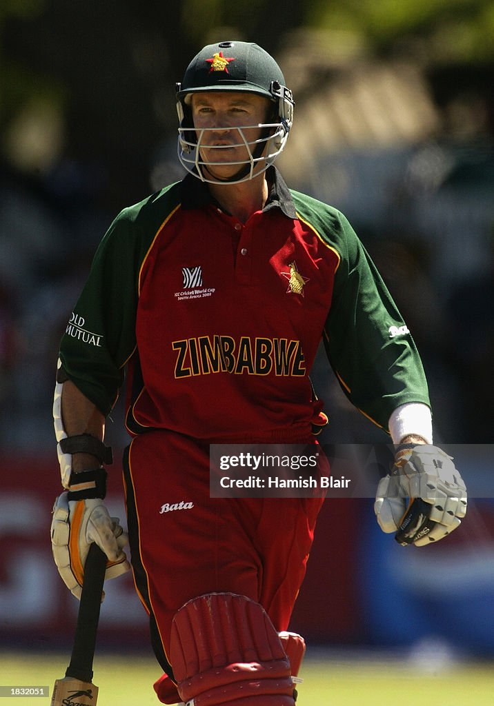 Andy Flower of Zimbabwe wearing a white arm band as a sign of peace