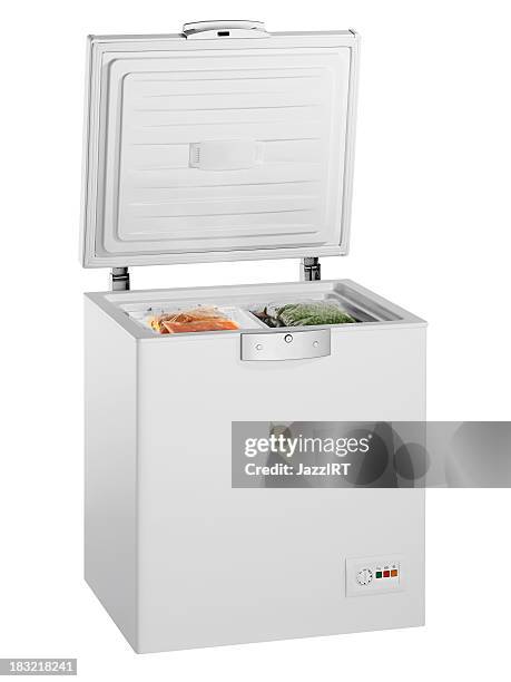 tiefe gefrierschrank mit clipping path (isoliert auf weißem hintergrund - freezer stock-fotos und bilder