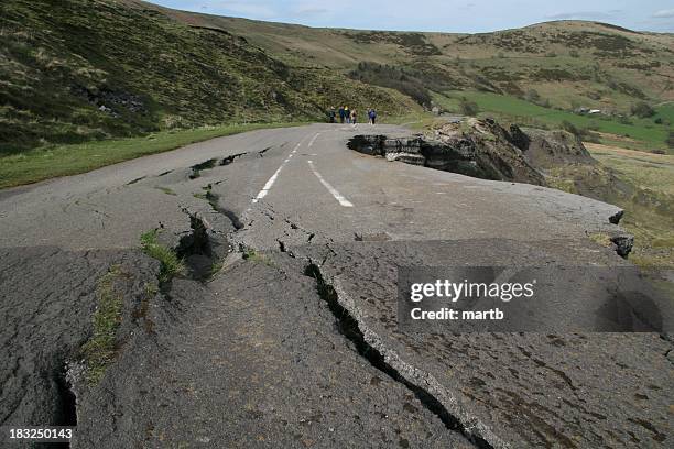 road fall - earthquake road stock pictures, royalty-free photos & images