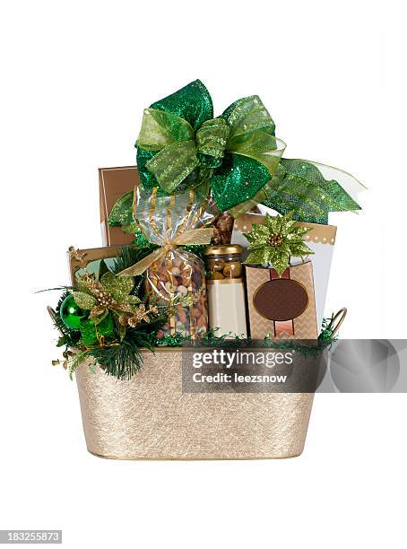 cesta de regalo navideño - cesta de navidad fotografías e imágenes de stock