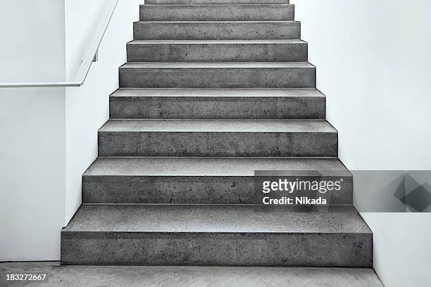 stairway - steps stockfoto's en -beelden