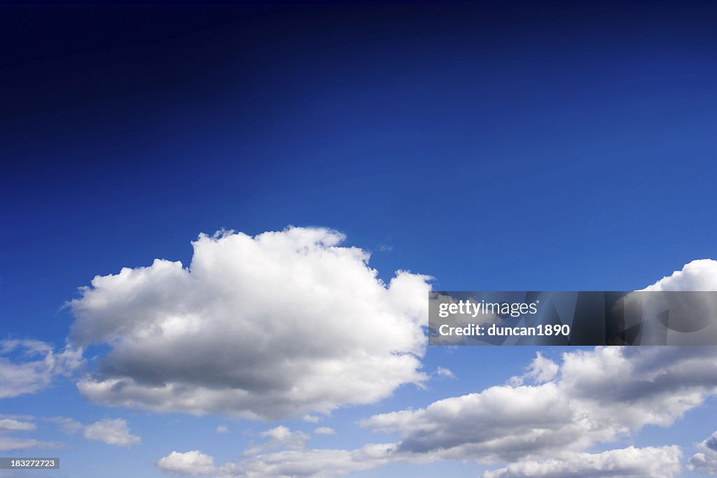 Acima das nuvens,