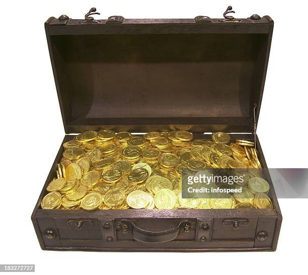 treasure chest filled with golden gold coins of queen elizabeth - treasuregold bildbanksfoton och bilder