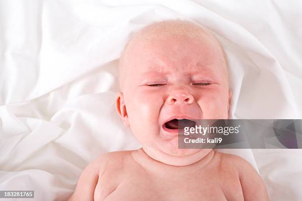 クランキー赤ちゃんの泣く悲鳴を上げると - 9 12 weeks ストックフォトと画像