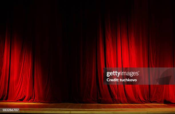 red curtain. xxl - opera theatre stockfoto's en -beelden