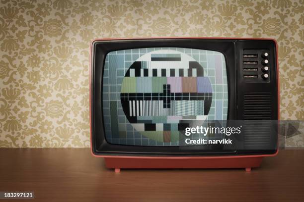 old tv in retro style - televisietoestel stockfoto's en -beelden