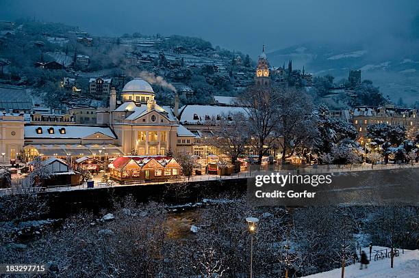 marché de noël à merano - état fédéré du tyrol photos et images de collection
