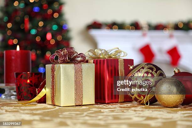 weihnachts geschenke - gchutka stock-fotos und bilder