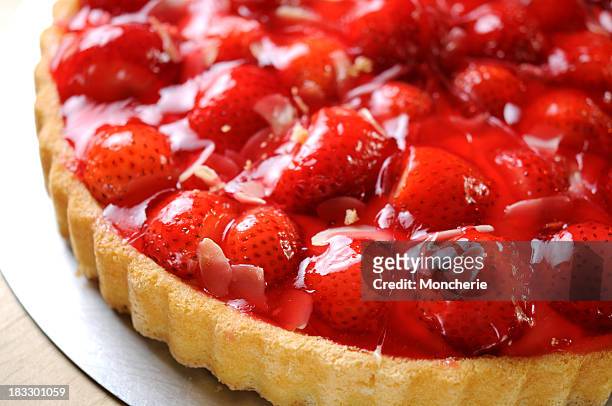 strawberry cake - strawberry cake stock pictures, royalty-free photos & images