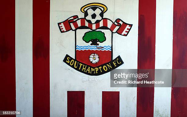 The Southampton club crest is seen prior to the Barclays Premier League match between Southampton and Swansea City at St Mary's Stadium on October 6,...