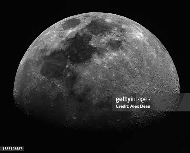 moon rising - luna foto e immagini stock