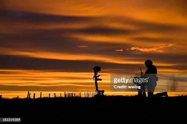 fallen soldier - world war i stock pictures, royalty-free photos & images