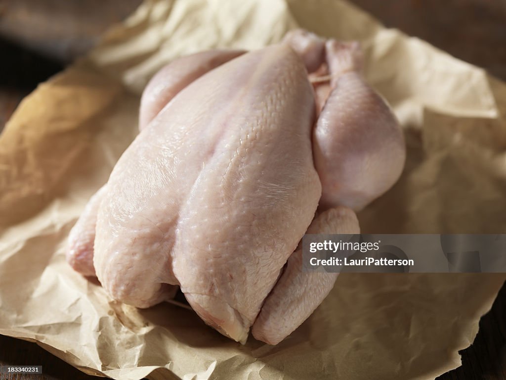 Primas de pollo en los carniceros de papel