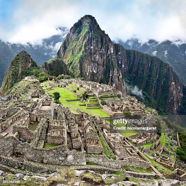 the classic shot of machu picchu - machu pichu stock pictures, royalty-free photos & images