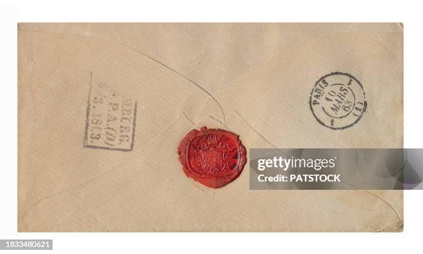 rear view of retro envelope with royal seal. - correspondencia fotografías e imágenes de stock