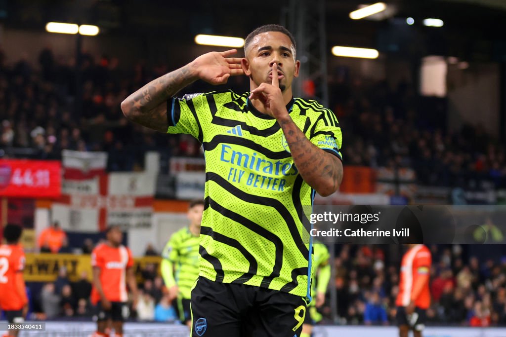 Luton Town v Arsenal FC - Premier League