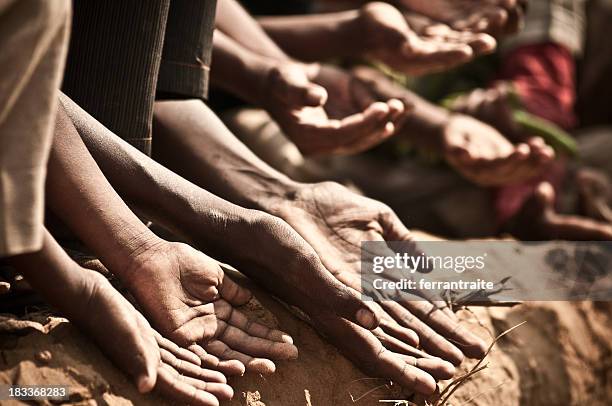 indian children begging - childhood hunger stock pictures, royalty-free photos & images