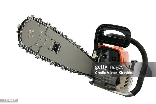 close-up of chain saw isolated on white background - kettingzaag stockfoto's en -beelden