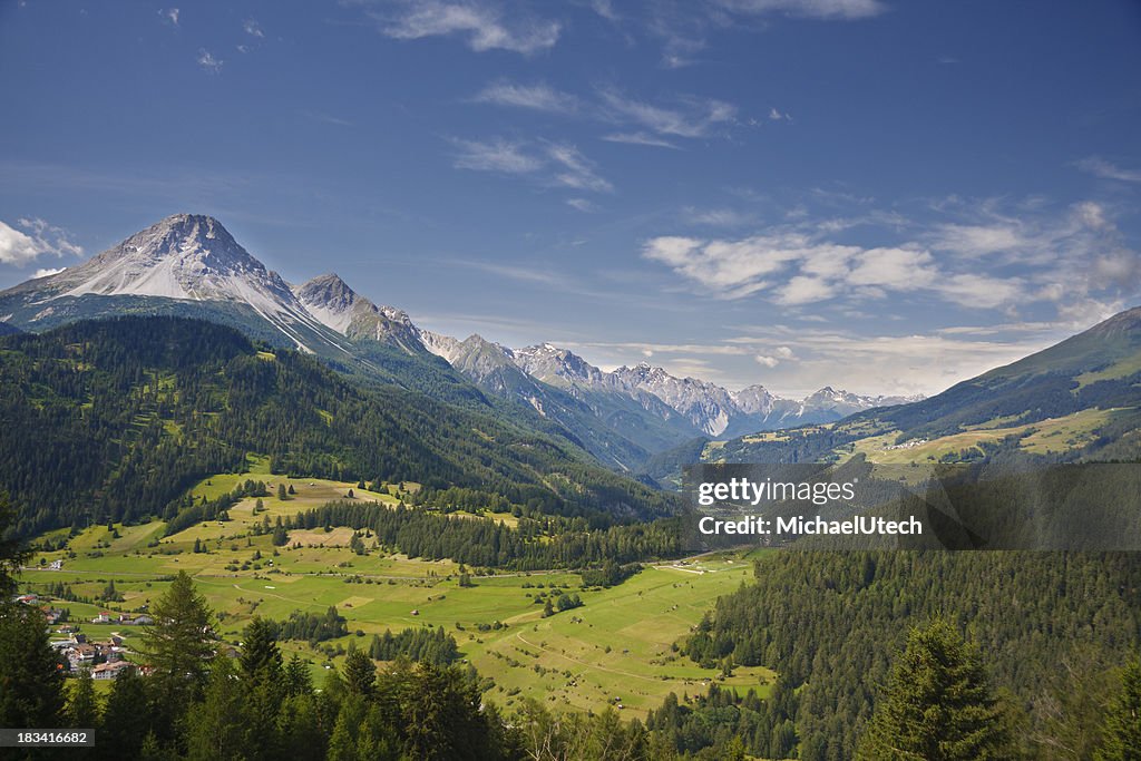 Valley im österreichischen Berge-Landschaft