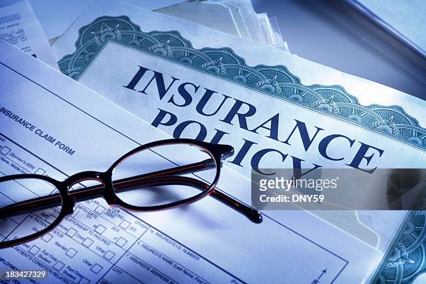 insurance claim form and insurance policy - insurance 個照片及圖片檔