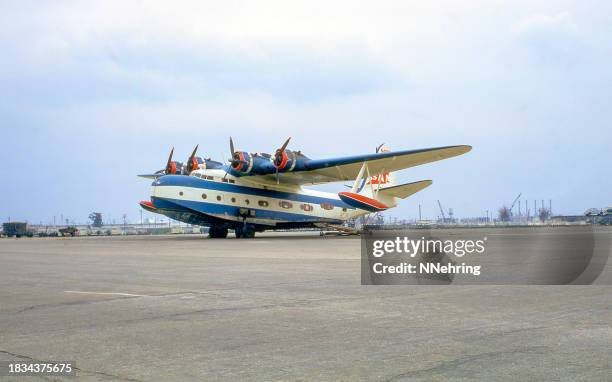 catalina airlines sikorsky vs-44 flying boat - seaplane stock pictures, royalty-free photos & images