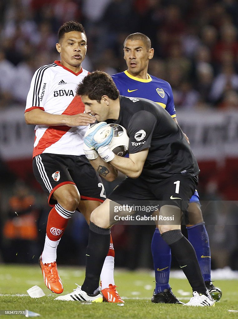 River Plate v Boca Juniors - Torneo Inicial 2013