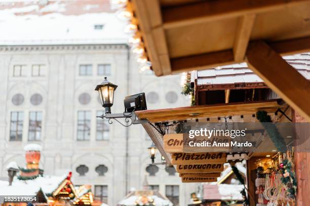 traditional christmas market stalls - marktstand stock-fotos und bilder