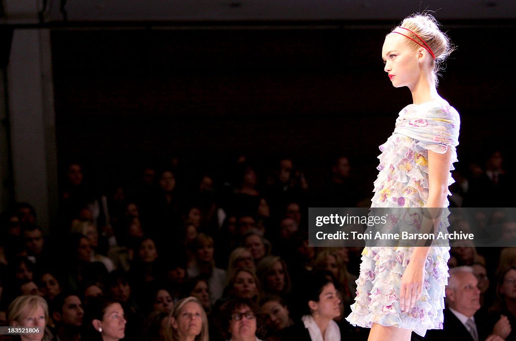 Paris Fashion Week - Spring/Summer 2007 - Valentino - Runway