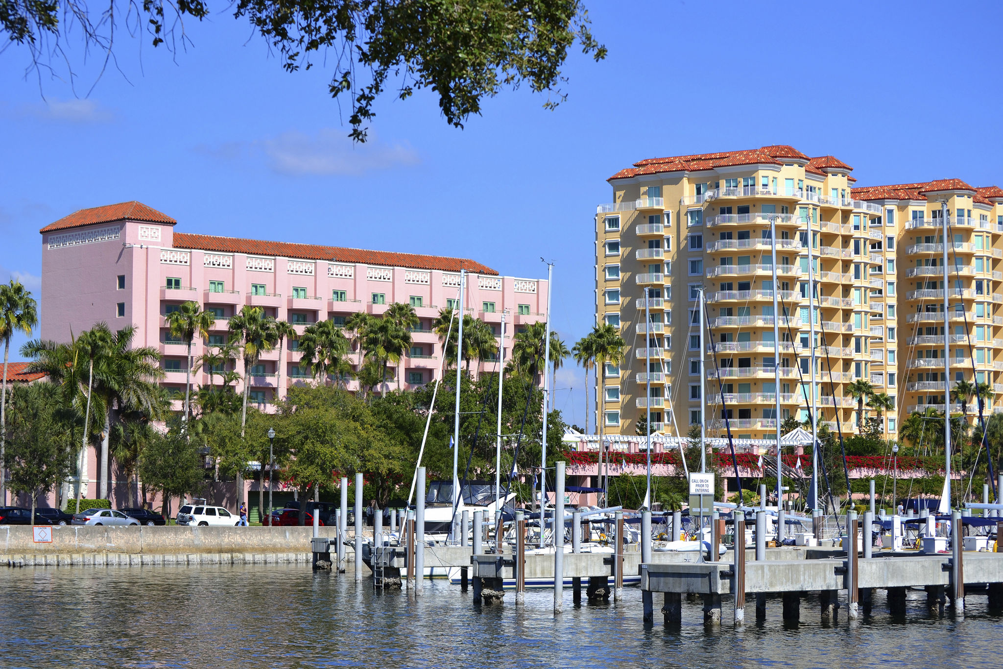 Downtown St. Petersburg Florida Luxury Waterfront Condominium Downtown St. Petersburg Florida Luxury Waterfront Condominium