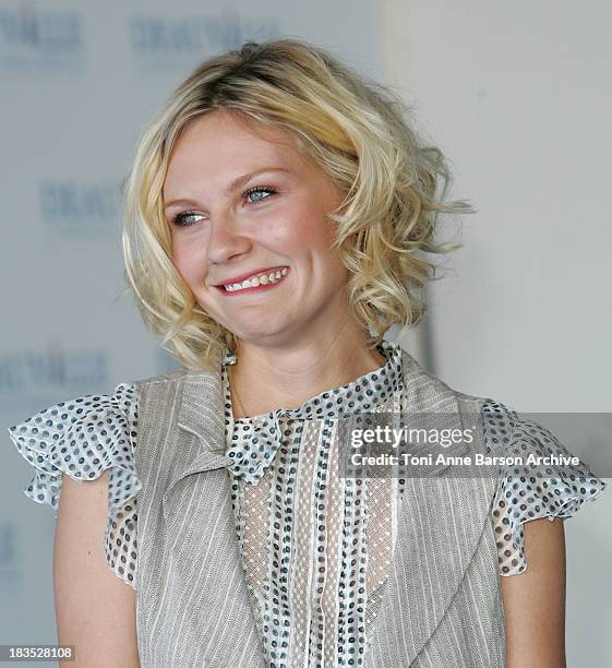 2,467 Kirsten Dunst 2005 Stock Photos, High-Res Pictures, and Images