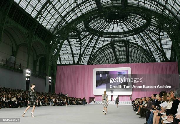 Atmosphere during Paris Fashion Week - Pret a Porter Spring/Summer 2006 - Chanel - Front Row at Grand Palais in Paris, France.