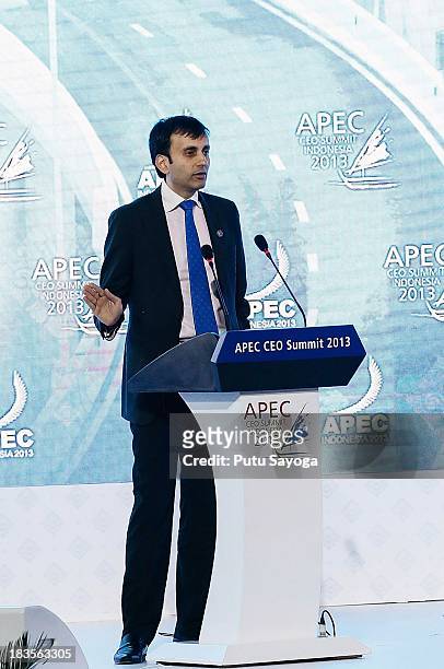 Ruchir Sarma the author of "Breakout Nations" gives presentation to bussines leaders during APEC CEO Summit on October 7, 2013 in Nusa Dua,...
