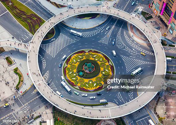 overhead view of pudong traffic circle - pudong foto e immagini stock